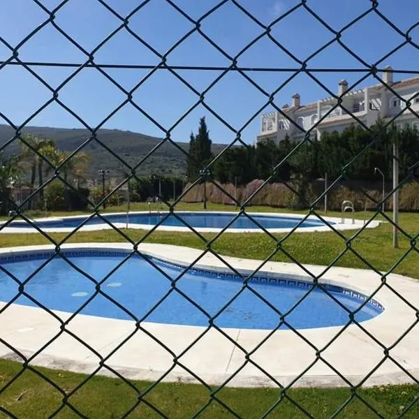 Apartamento con jardin, hotel v destinaci La Línea de la Concepción