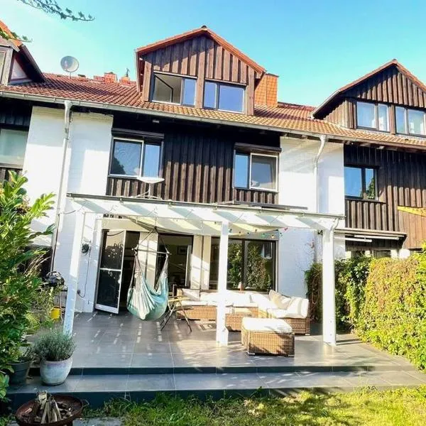 Unterkunft für Familien und Gruppen in Seenähe mit Garten, hotel in Hannover