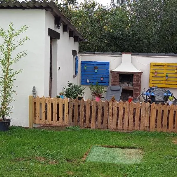 Studio "l'aube du Perche", hotel in La Mancelière