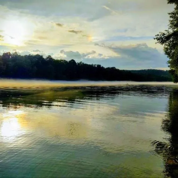 Perfect Lake Retreat, hotel v destinaci Hot Springs