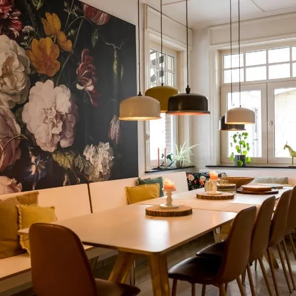 VillaEnzo - ELEGANT HERENHUIS - 14P - 6SLPK - SAUNA - INFRAR CABINE - OFYR BBQ - 15MIN Maastricht, hotelli kohteessa Zussen