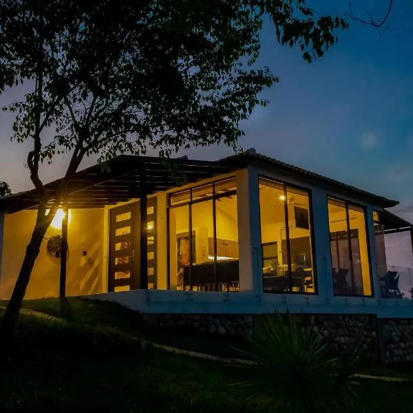 Casas Campestres Los Miradores de Fruworld, hotel v destinaci Carmen de Apicalá