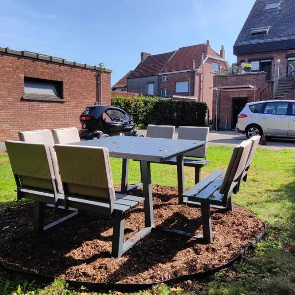 Logeerkamer XXL 25 m2, hotel v destinaci Zemst