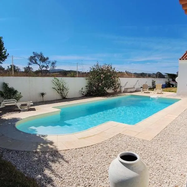 Portela Guesthouse, хотел в Серкал