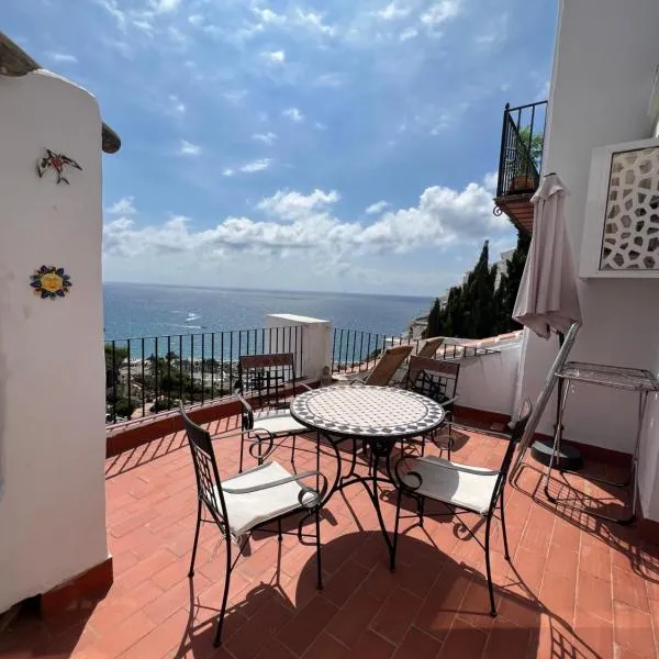 Burriana Playa Sea View Apartment, hotel i Nerja