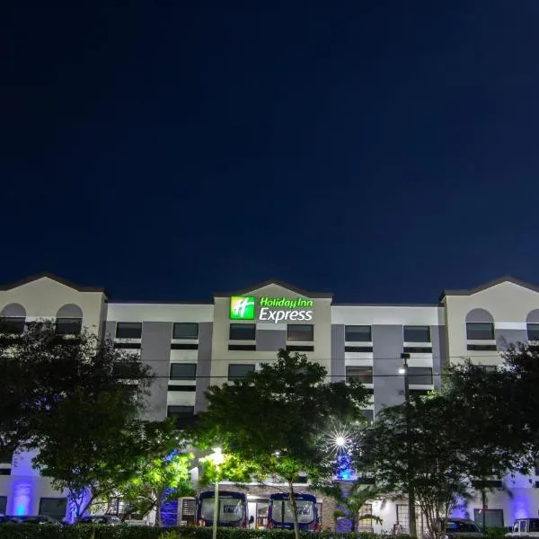 Holiday Inn Express and Suites Fort Lauderdale Airport West by IHG, hotel v destinaci Davie