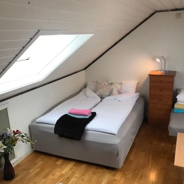 King size bed, hjem med utsikt, gratis parkering, hotel in Saltstraumen