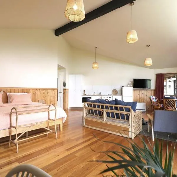 Hakuna Matatah - Rural escape on the coast, hotel in Tura Beach