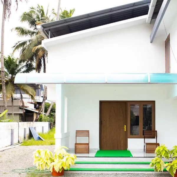Salalah Enclave - 3 AC Bedroom House at Vytilla, Kochi, hotel v destinaci Kóčin