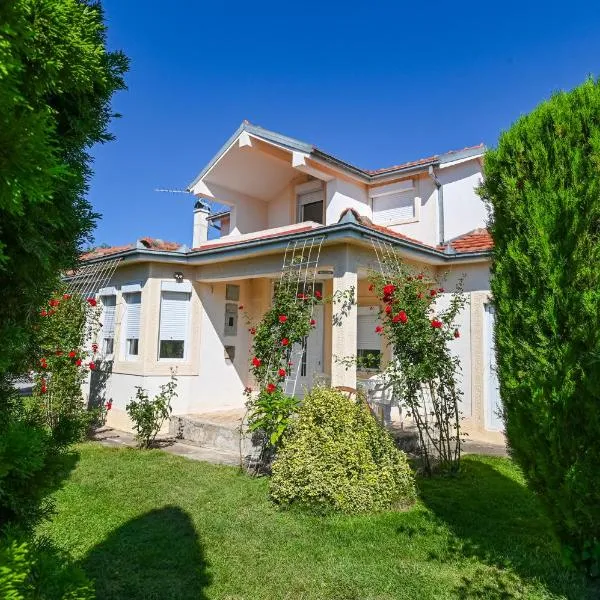 Vila Hristov, hotel v destinaci Delčevo