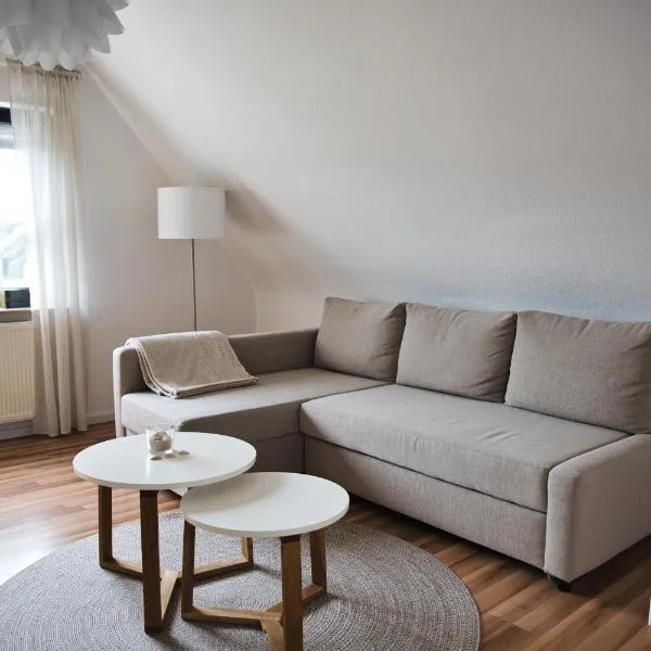 DG-Wohnung mit sonnigem Balkon, hotel en Marburg