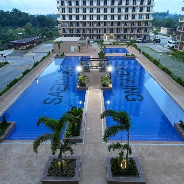 Seaside Serenity w/ Sunrise @ Saekyung Village One, hotel v mestu Lapu Lapu City