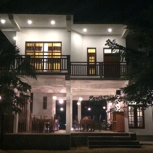 Beach House Habaraduwa, hotel v mestu Koggala