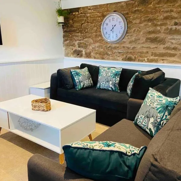 The Mill Stylish Rural Apartment with Beautiful Views, khách sạn ở Welsh Newton Common