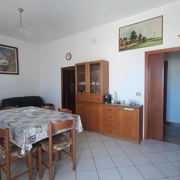 La casa di Heidi, hotel v destinaci Serra deʼ Conti
