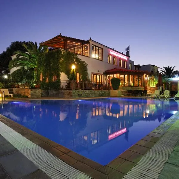 Castello Rosso Hotel, hotel Néa Sztírában