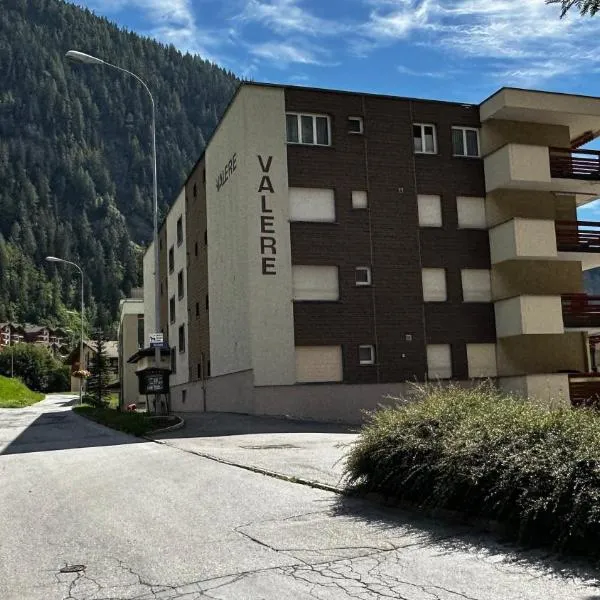 Wohnungen Matterhorn & Aletschhorn im Valere B Leukerbad – hotel w mieście Leukerbad