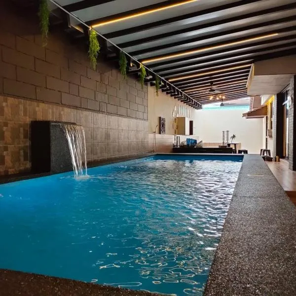Villamax Klebang Beach Homestay Melaka 25 Pax 6R4B, hotel in Melaka