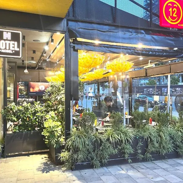 HOTEL NOBEL CENTER: Tiran'da bir otel