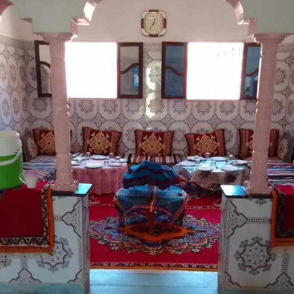 우아르자자테에 위치한 호텔 Dar Brahim Resto Beds