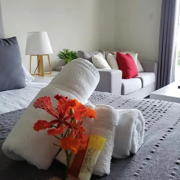 Convenient Studio Apt Near Airport, Beaches & Food, hotel din Cupecoy