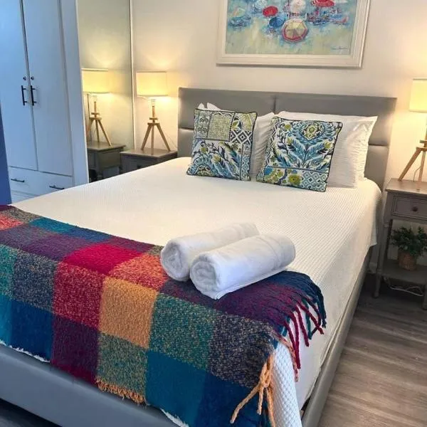 Beachfront Condo Pool Beach Access B17, готель у місті Сан-Хуан