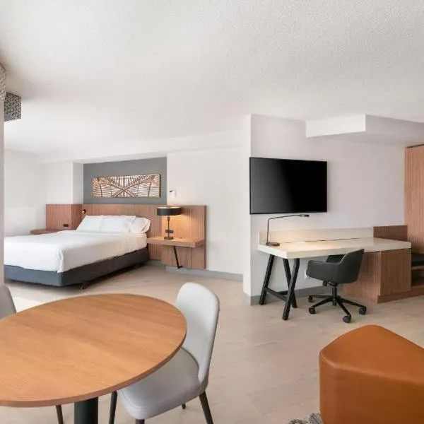 Hilton Toronto Airport - photo 2