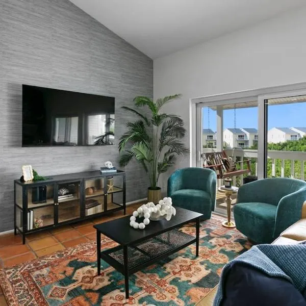 Newly Renovated, Water Views, 2 BD Condo, hotel di Clearwater Beach