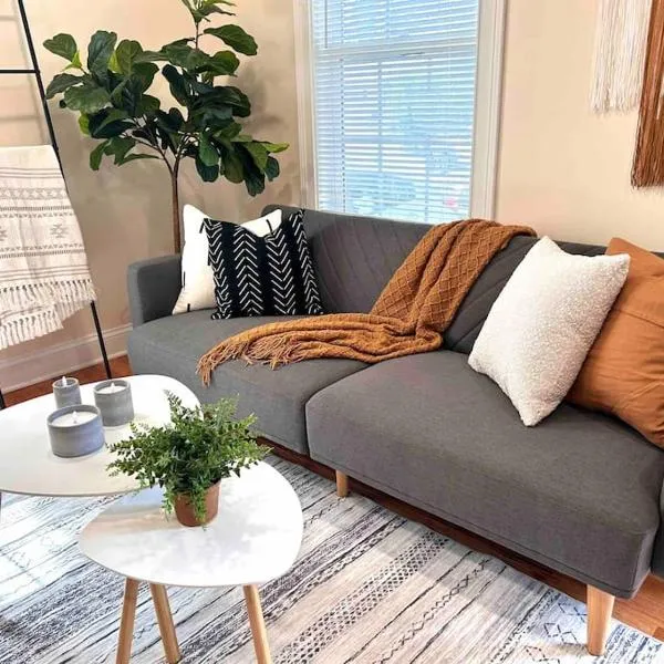 Cozy Boho Home Close to Short North/OSU Campus/Downtown, hotel v destinaci Columbus
