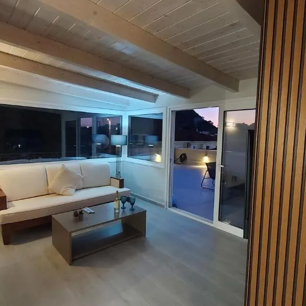 GIORGIO LUXURY LOFT WITH AMAZING VIEW Of NAFPLIO, hotel v destinaci Nafplio