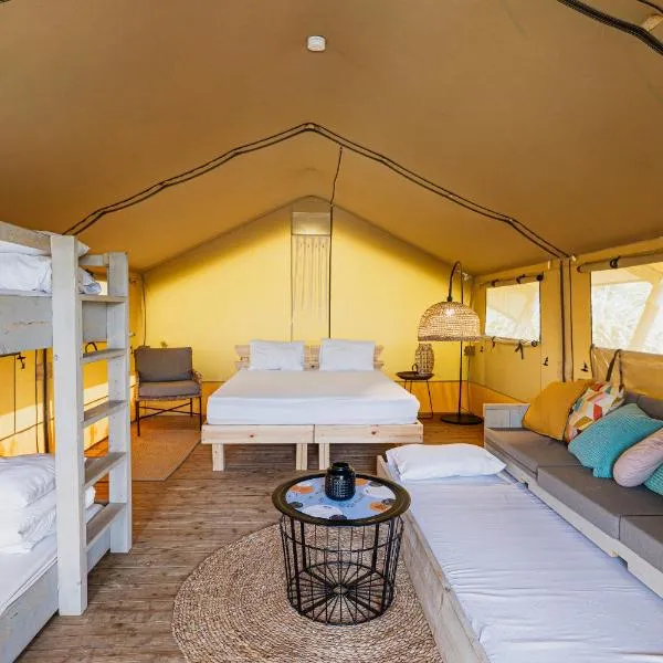 Layla Glamping, hotel v destinaci Nir David