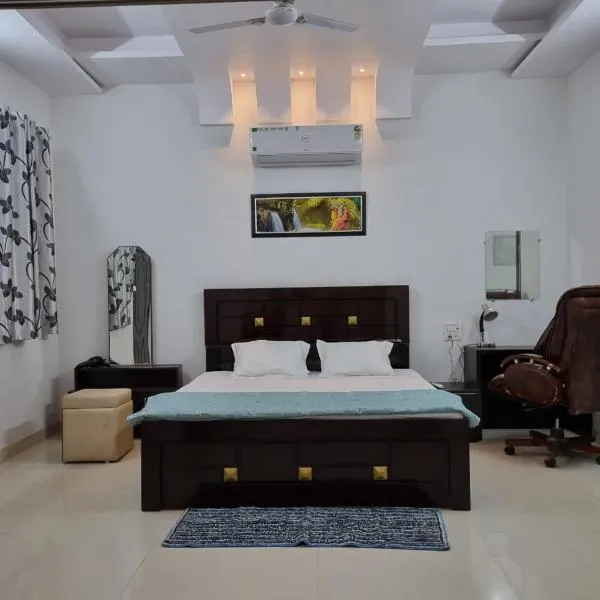 Leela Homestay Jabalpur - Lily - 2 BHK Luxury appartment, hotel in Jabalpur