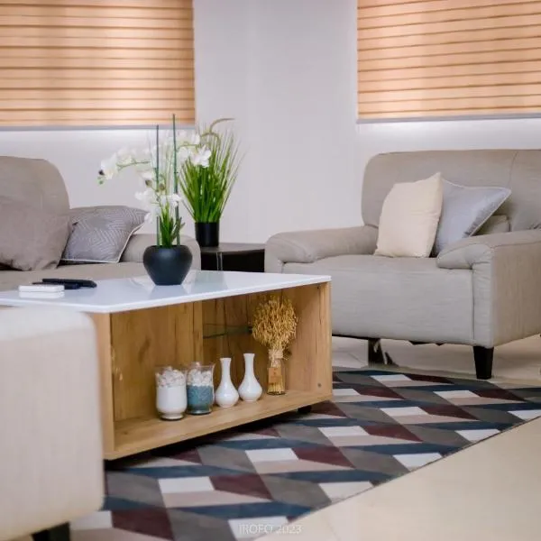 Irofo City Apartments, hotel in Accra