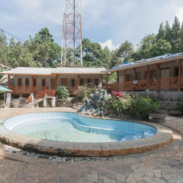 Urbanview Hotel D'Pineapple Villa Ciater by RedDoorz, khách sạn ở Subang