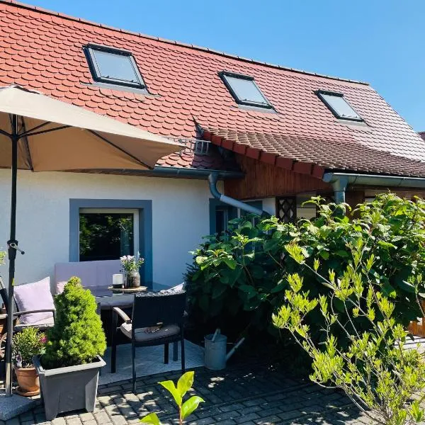 Ferienhaus Neuseenland, hotel a Großzössen