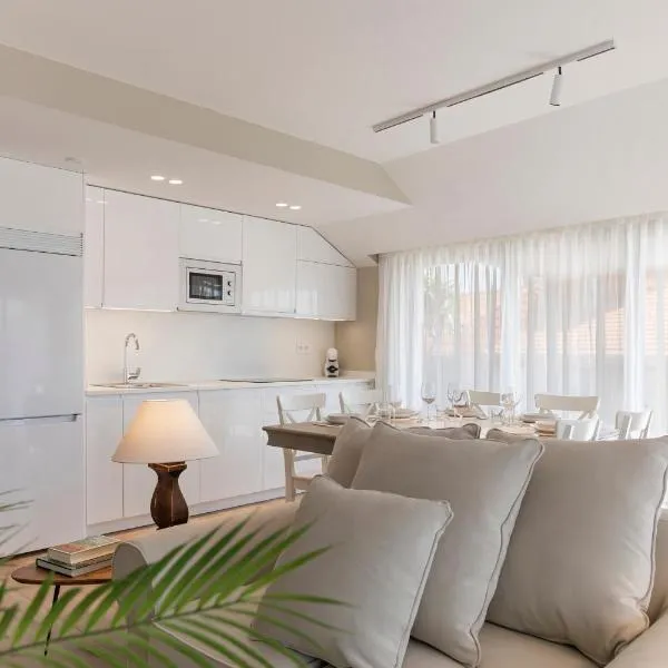 Apartamentos Plaza Center, hotel u gradu 'Suances'