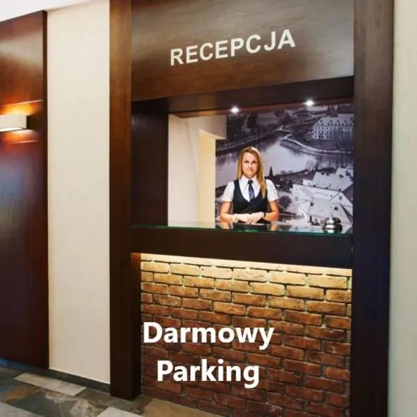 Hotelik B&B Pod Dębami – hotel w mieście Radwanice