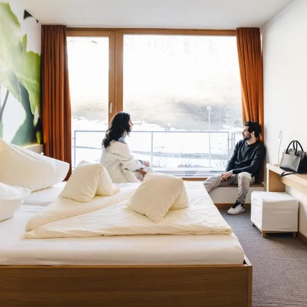 Smart-Hotel, מלון בזאמנאון