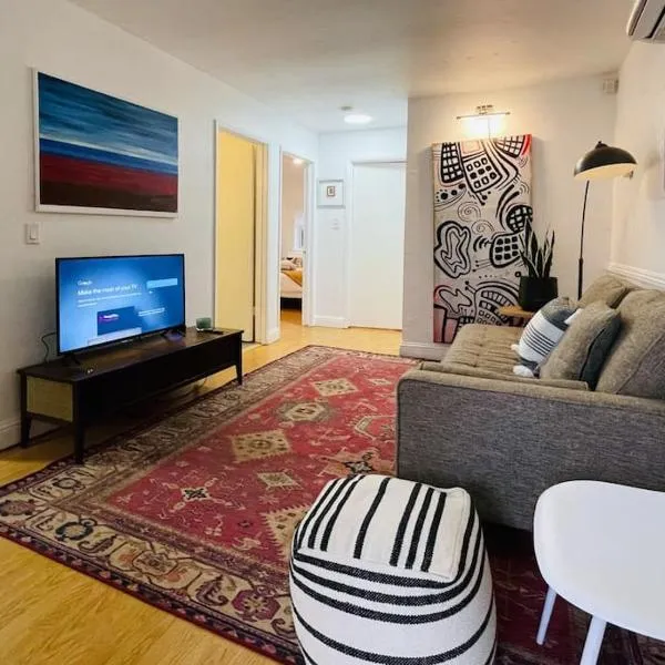 Artist's retreat near the heart of the city, hotel in Sacramento