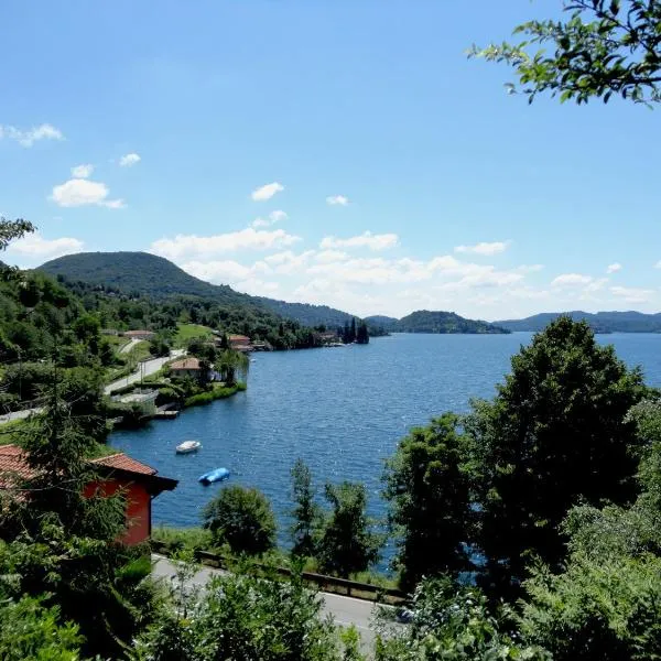 Campeggio Punta di Crabbia, ξενοδοχείο σε Pettenasco