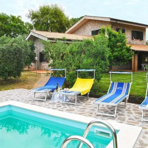 Villa Il Casolare Country House con piscina, hotel en Itri