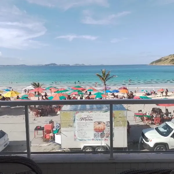 Frente mar com 3 quartos, ar-condicionado, 2 vagas e lazer com piscina e churrasqueira