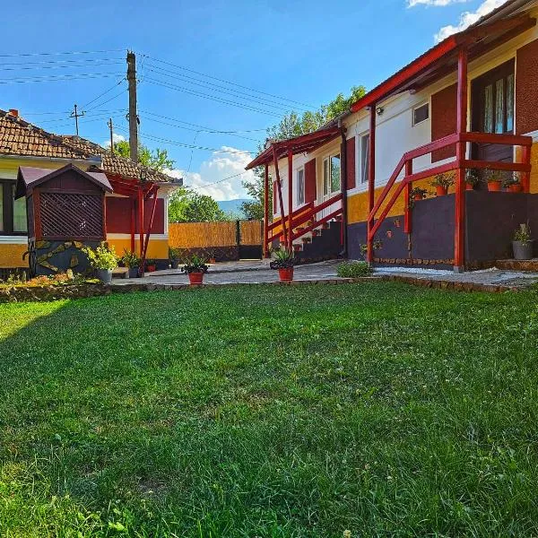 Casa Rozalia, hôtel à Densuş