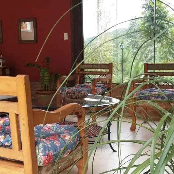 Hospedagem Casa Donadello, hotel v destinaci Matilde