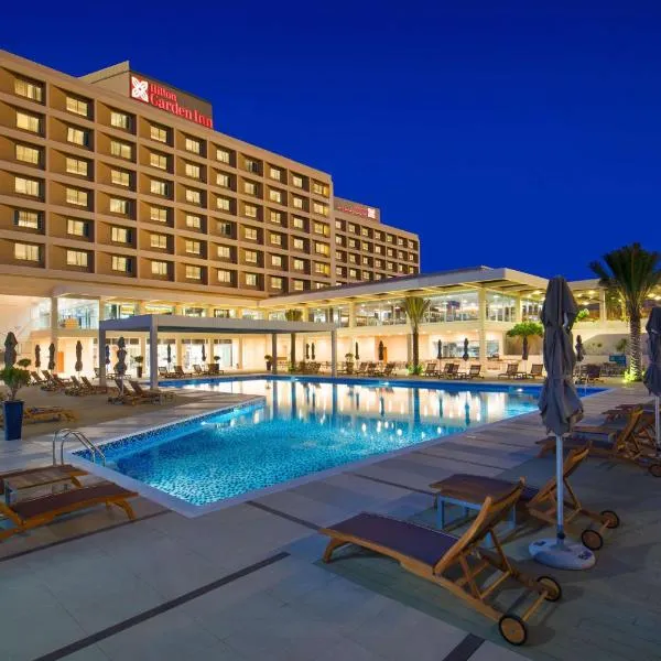 Hilton Garden Inn Ras Al Khaimah, отель в Рас-эль-Хайме