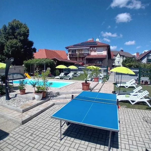 Ács Apartman, hotell Hévízis