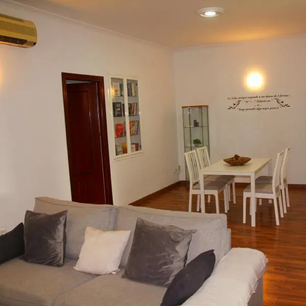 Villa Ahumor Apartamento entero 20 m Sevilla -6pax, hotell i Dos Hermanas