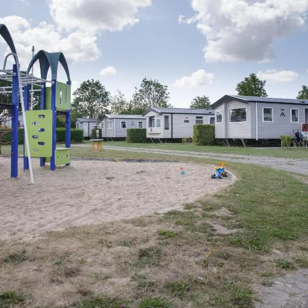 Camping 't Veerse Meer, hotel v destinaci Wolphaartsdijk