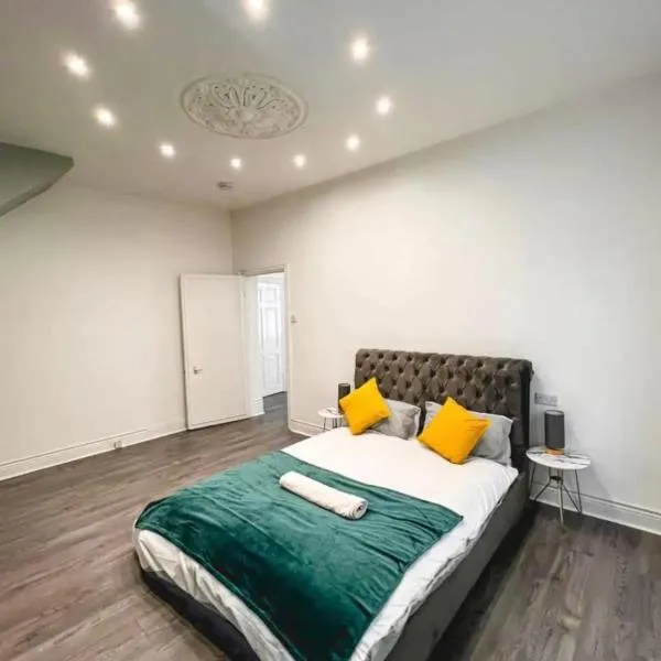 Lovely 1-bedroom apartment, free street parking, hotel in Elswick