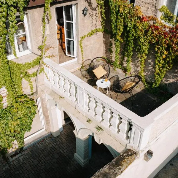Appartement Residenz Bella Italia - Charmante Unterkunft im Herzen von Würzburg mit Balkon, Terrasse und Parkplatz im Innenhof!, hotel in Würzburg